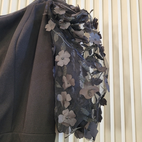 Xscape Melanie 3D Floral Sleeve Gown - Picture 5 of 6